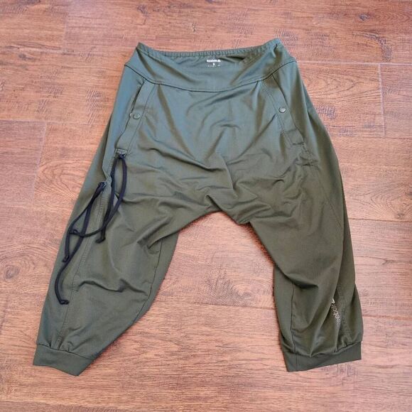 Reebok Playdry Cropped Active Pants - Picture 1 of 8